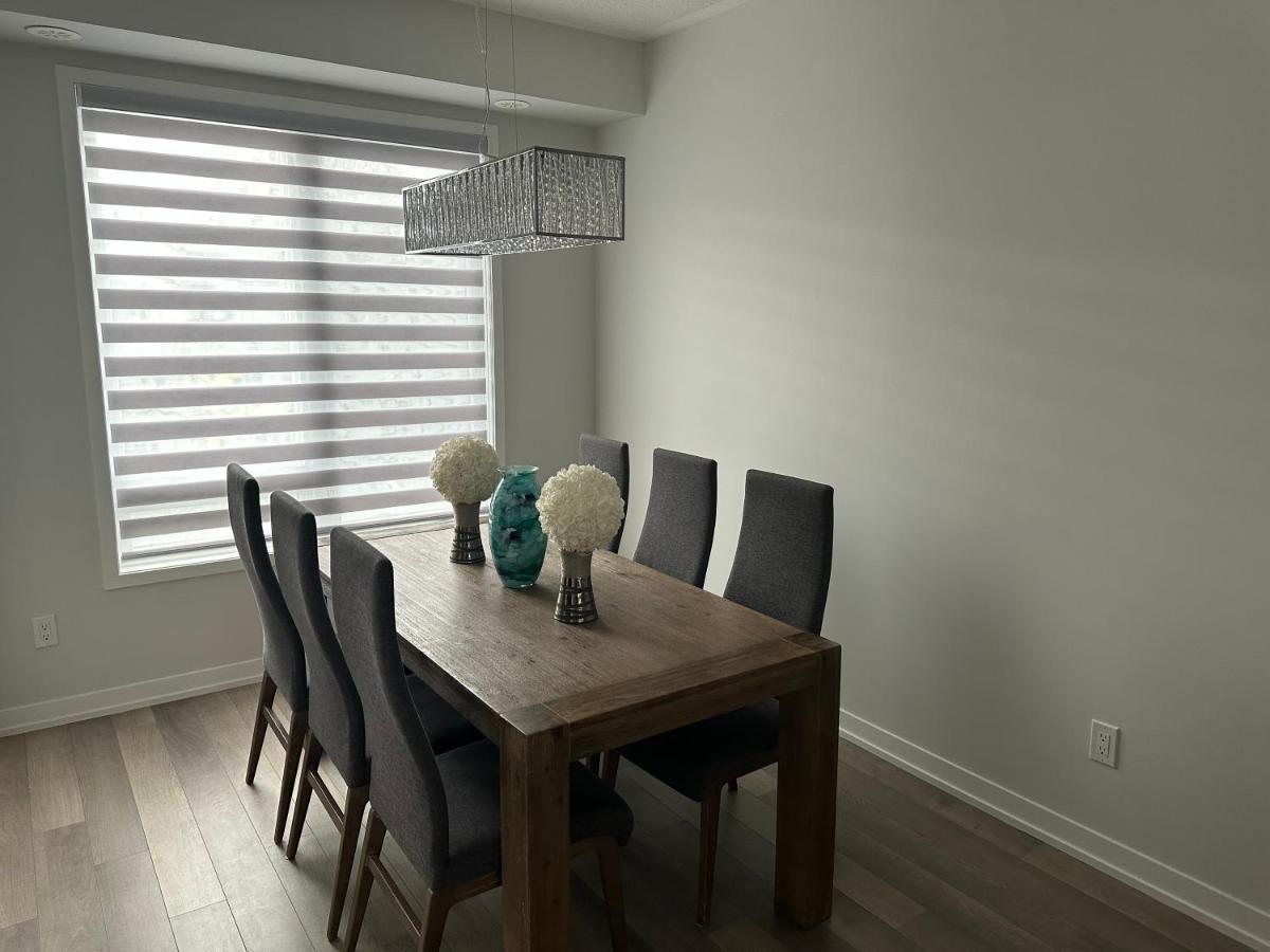 Modern Townhouse, Vaughan, Ontario, Canada Luaran gambar