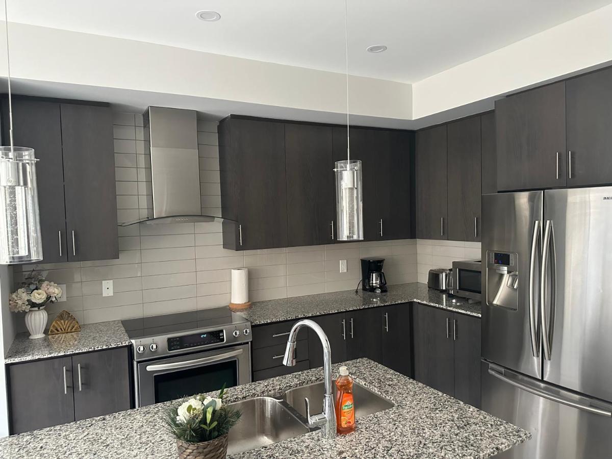 Modern Townhouse, Vaughan, Ontario, Canada Luaran gambar
