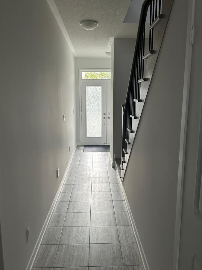 Modern Townhouse, Vaughan, Ontario, Canada Luaran gambar