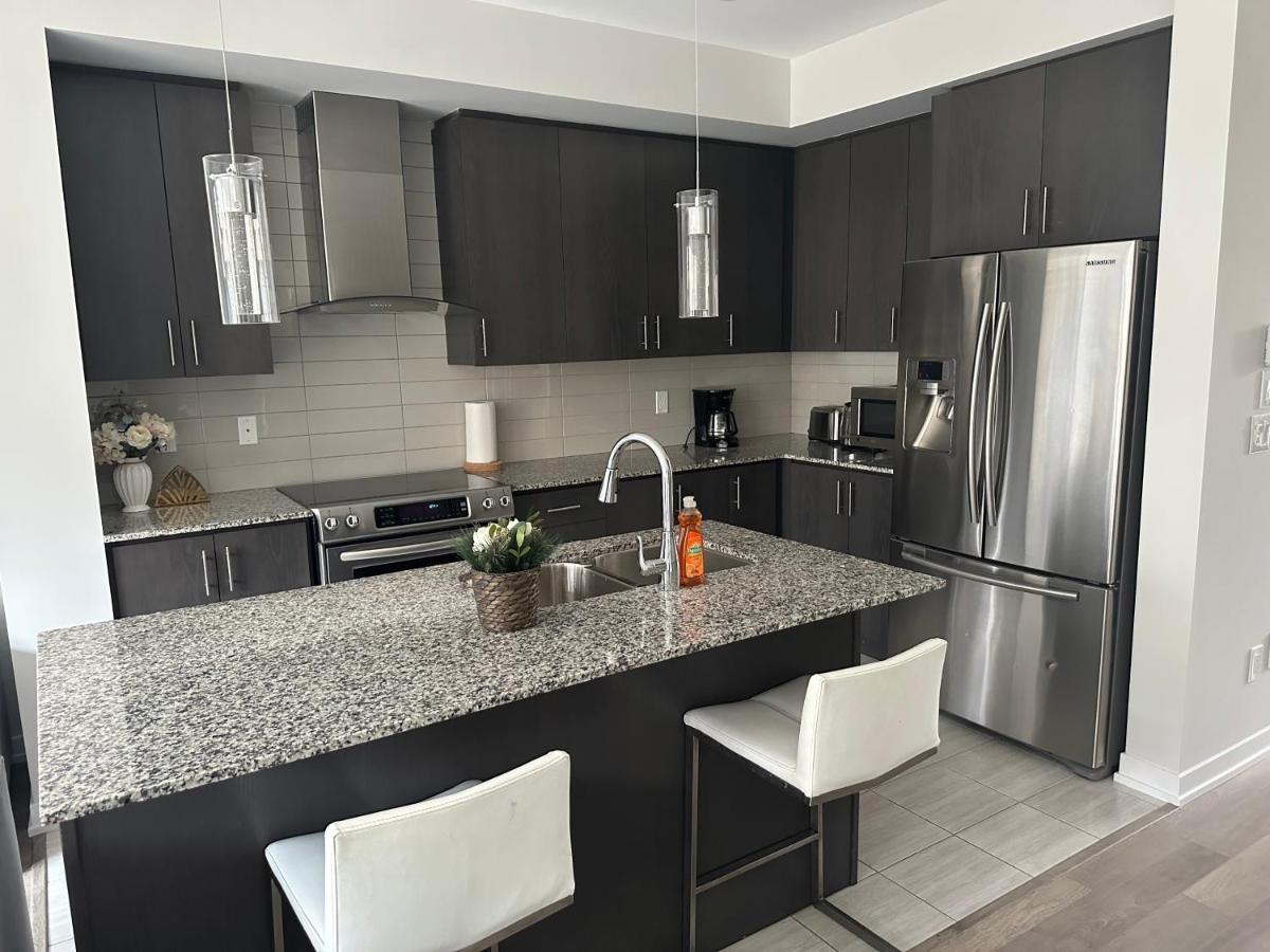 Modern Townhouse, Vaughan, Ontario, Canada Luaran gambar